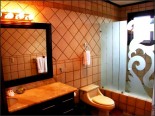 Casa Pacifico - Guest Bathroom